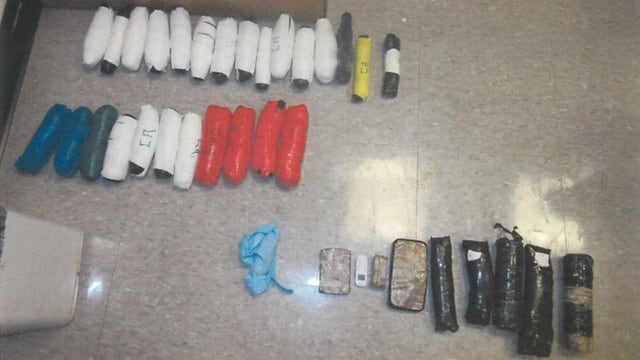 Former Atlanta prison guard convicted in smuggling plot