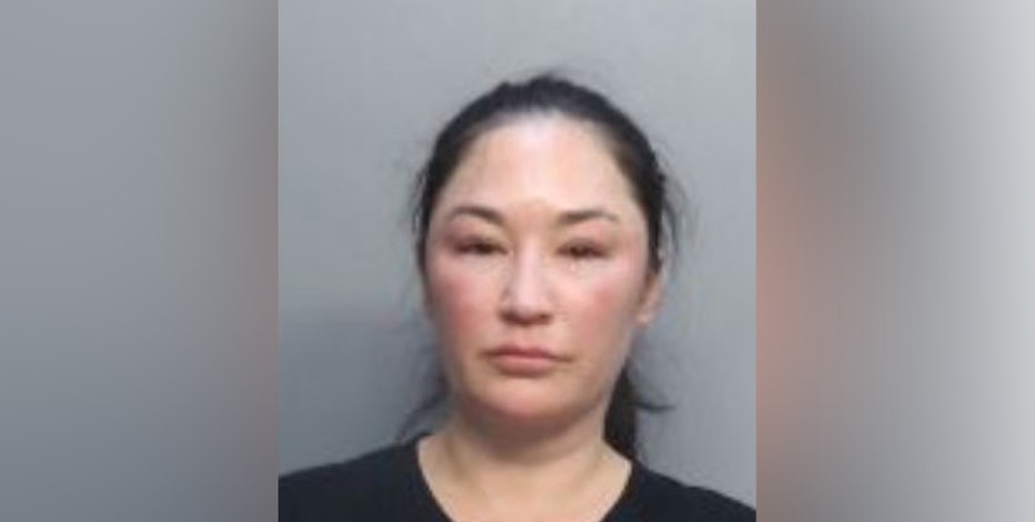 Delta flight delayed as Georgia traveler refuses to hang up phone