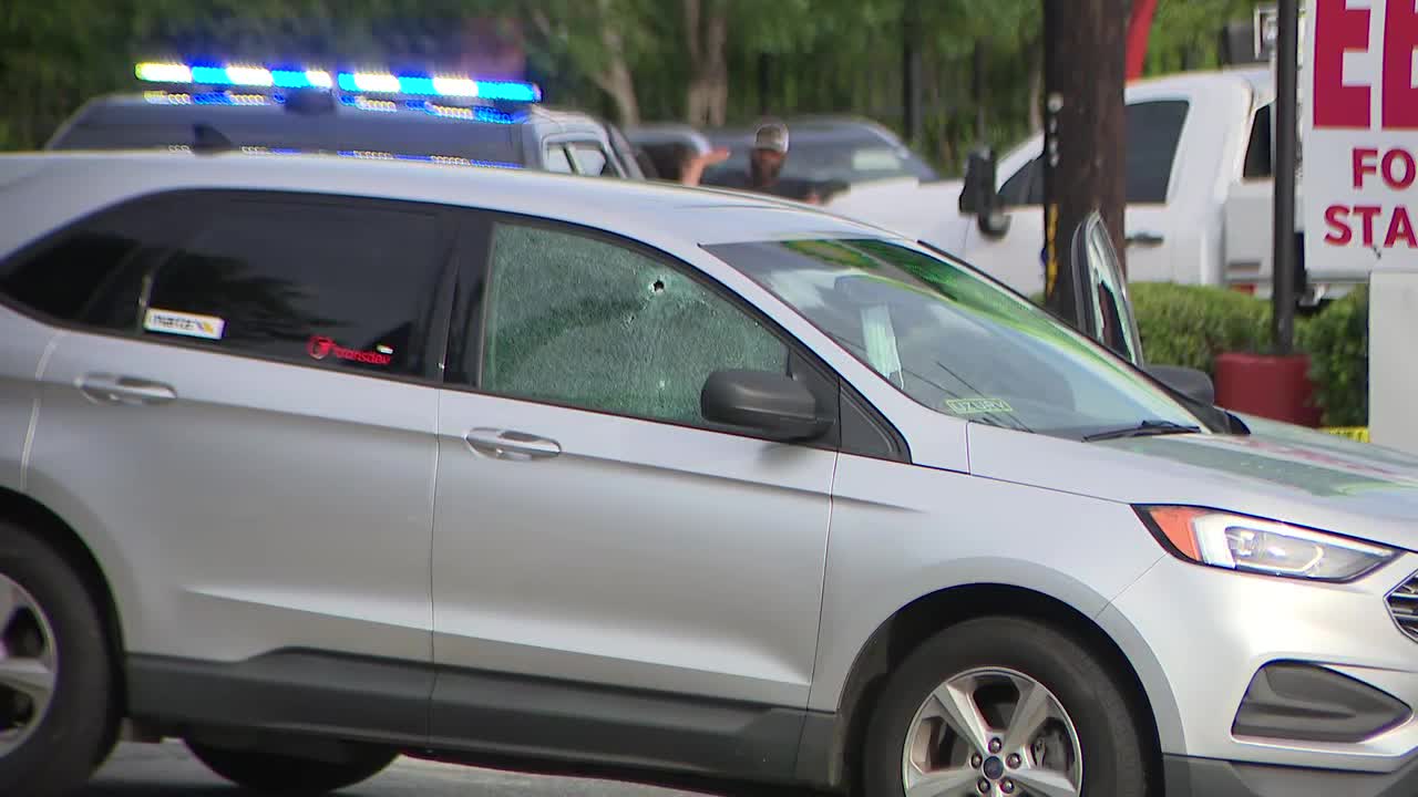 Atlanta police investigating shooting at Lee Street gas station