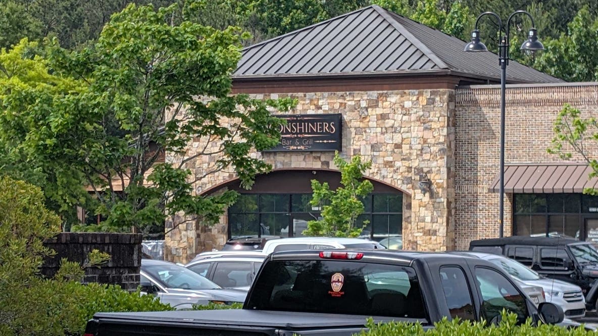 Man charged after shooting outside Gwinnett County bar