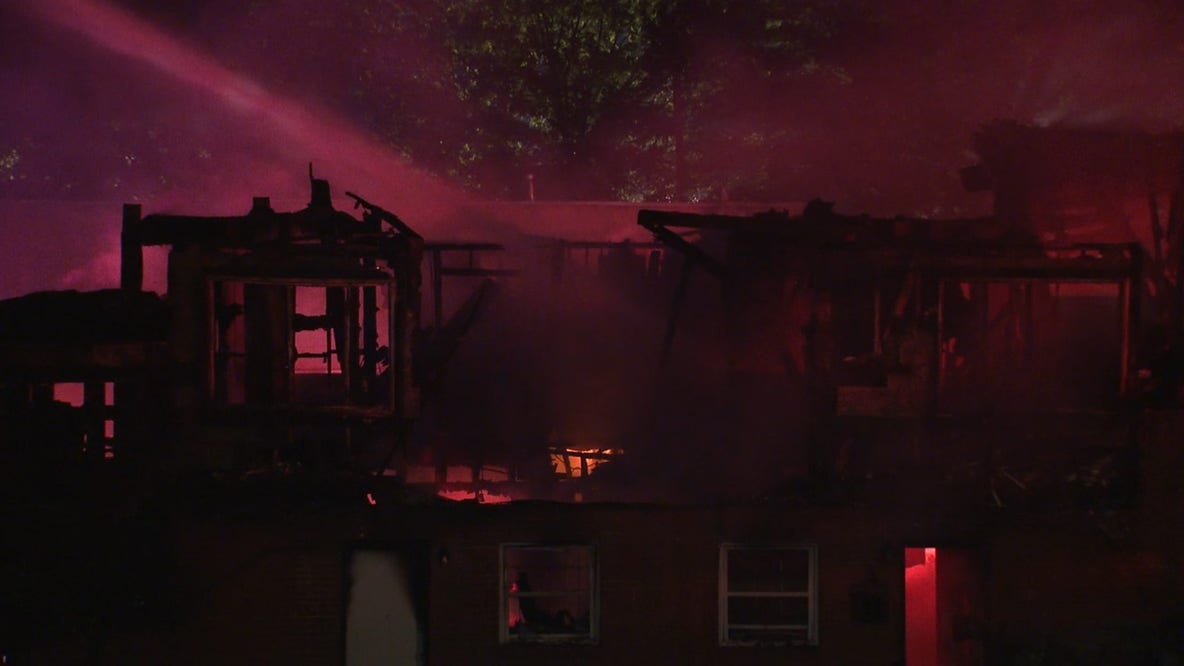 Fire destroys northwest Atlanta apartment buildings