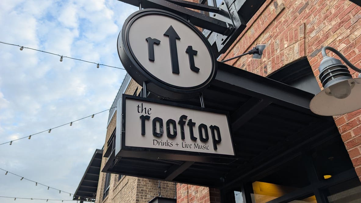 Drinks and live music pair perfectly at Sugar Hill’s The Rooftop