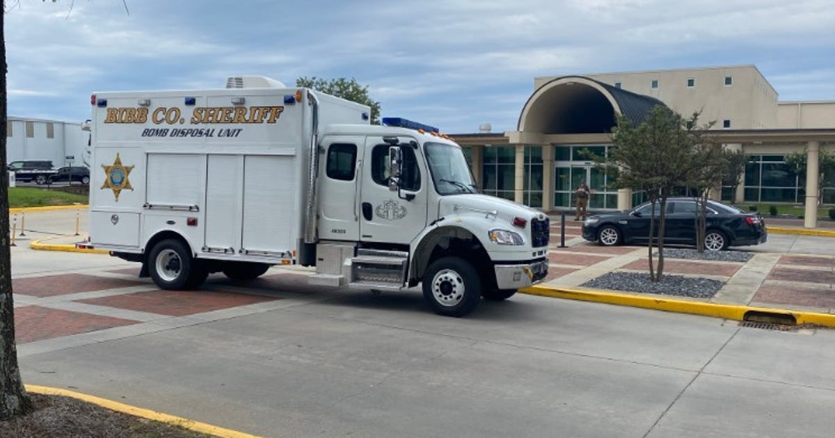 Macon airport reopens after scare during Raffensperger campaign stop