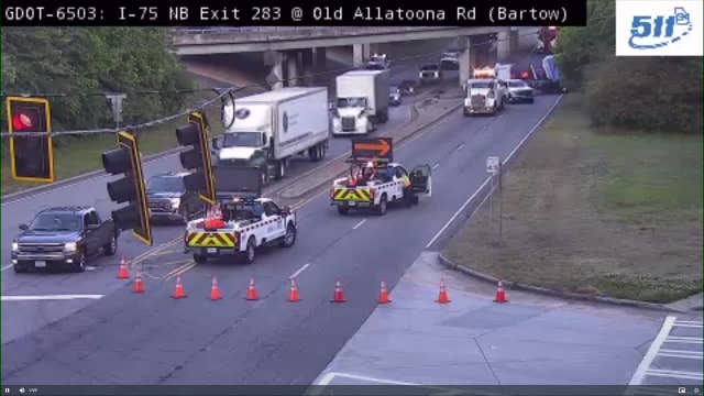 Multi-vehicle crash temporarily blocks lanes on I-75NB in Bartow County