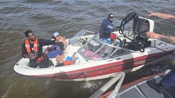 Coast Guard boat crew rescues 7 passengers from sinking vessel in Georgia
