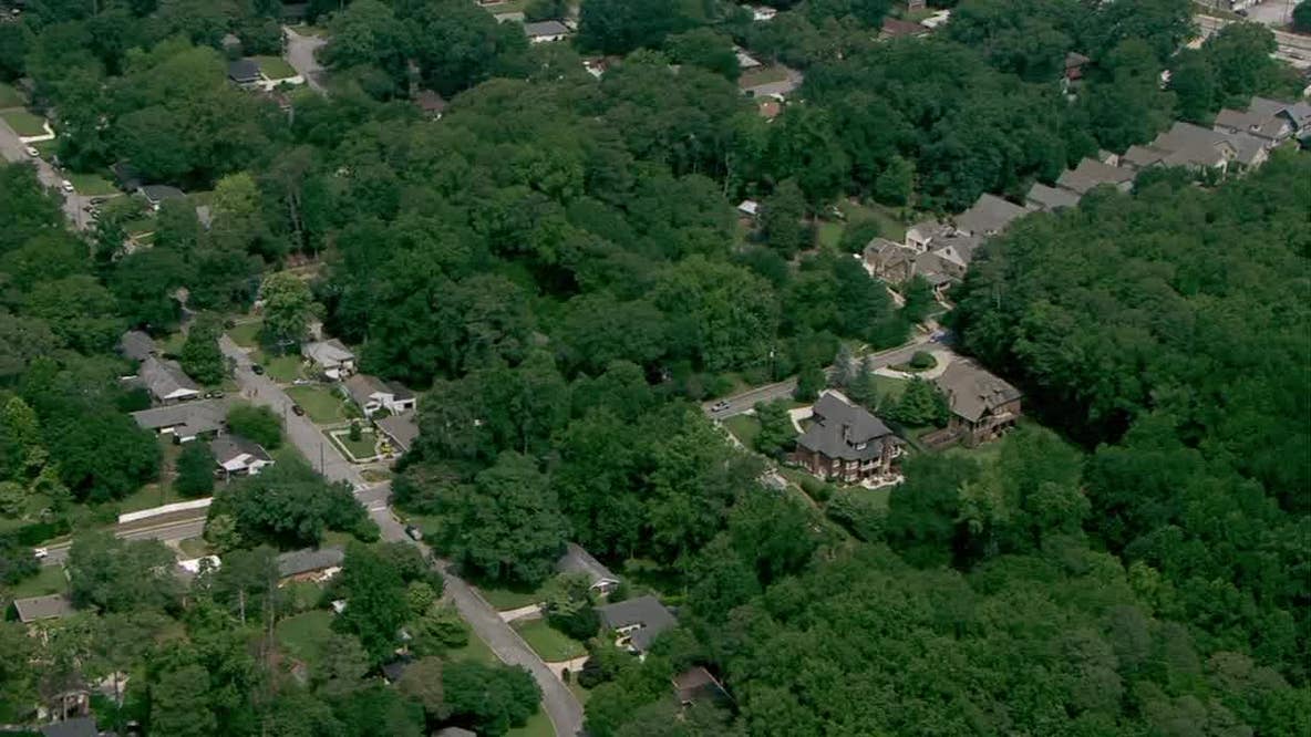 Stabbing call leads to barricade on King Springs Road in Smyrna