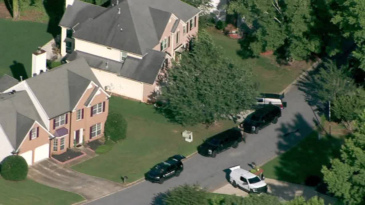 Clayton County domestic violence dispute ends in shooting, barricade standoff