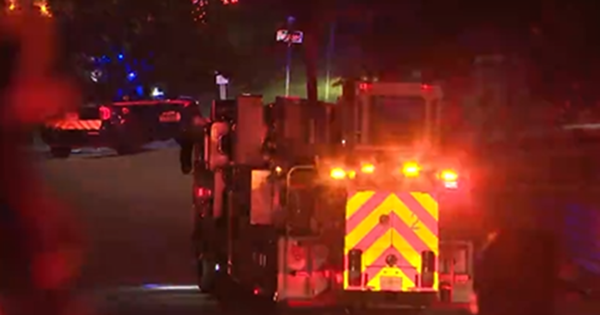 Crews battle house fire in southwest Atlanta | FOX 5 Atlanta