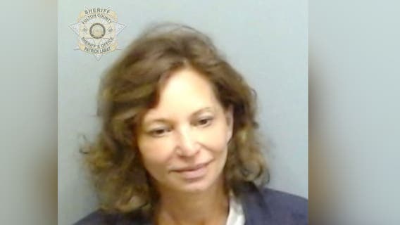 Warrant details teacher's alleged relationship with Roswell student