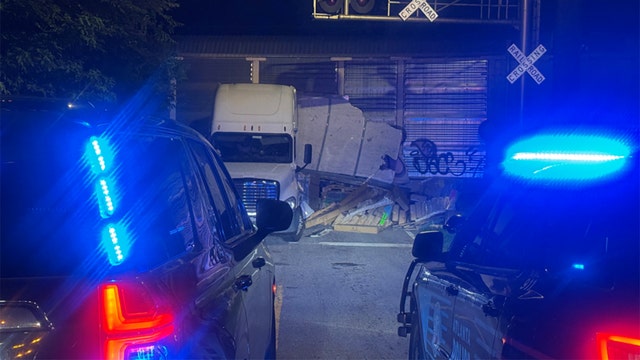 Atlanta police investigate early morning CSX train collision