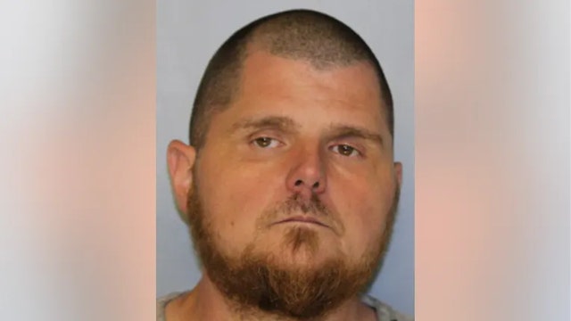 Man arrested after Gainesville store robbed at knifepoint