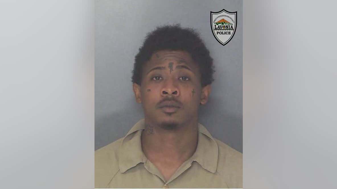 Police obtain warrants for Alabama man after Lavonia pharmacy break-in