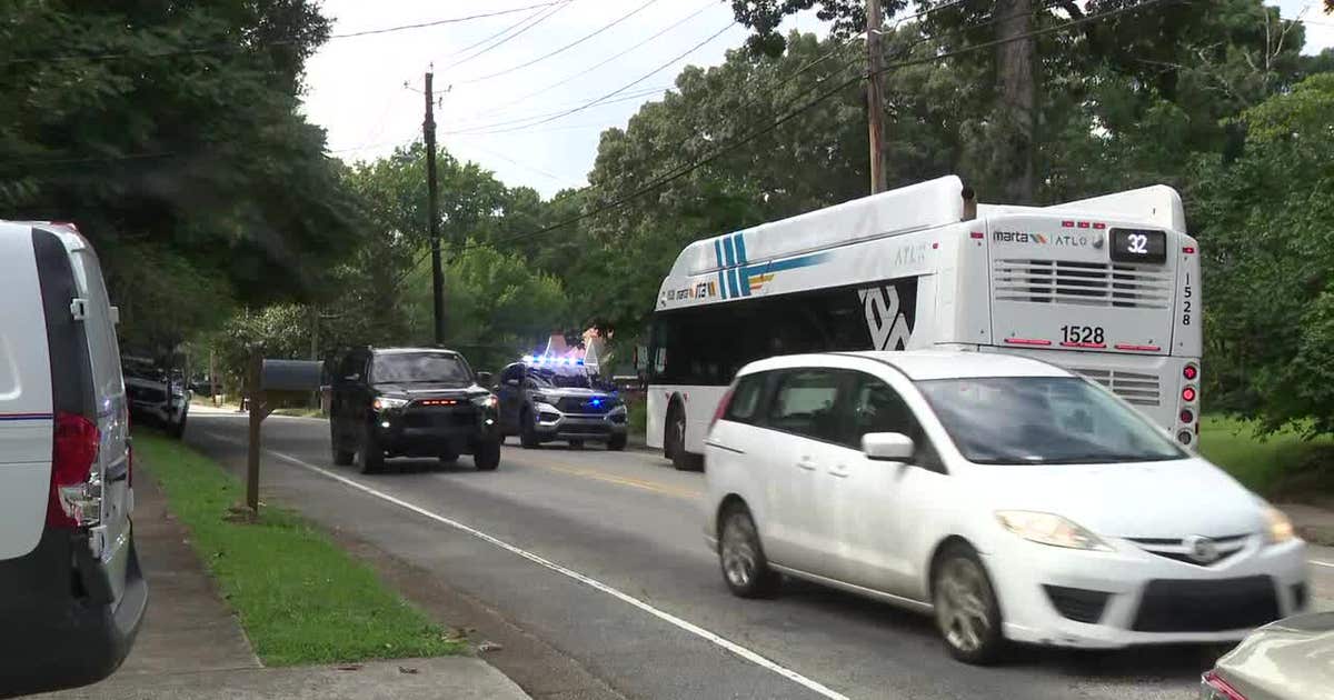 MARTA bus and USPS vehicle collide in southeast Atlanta crash