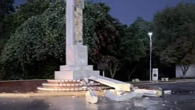 Cleanup begins after severe storms, tornadoes tear through Georgia