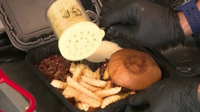 Burtgers Food Truck serves up cheese-dipped smash burgers