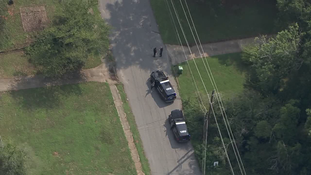 Man dead, passenger critical after shooting on DeKalb County road