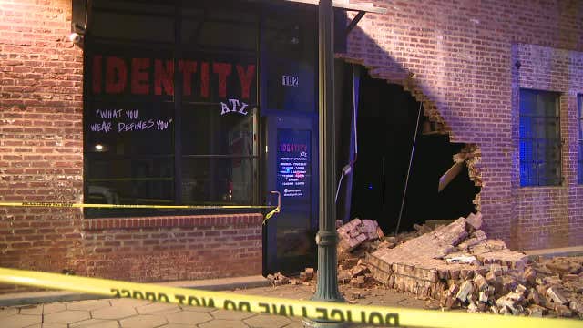 Atlanta smash-and-grab: Masked men ram U-Haul into clothing store