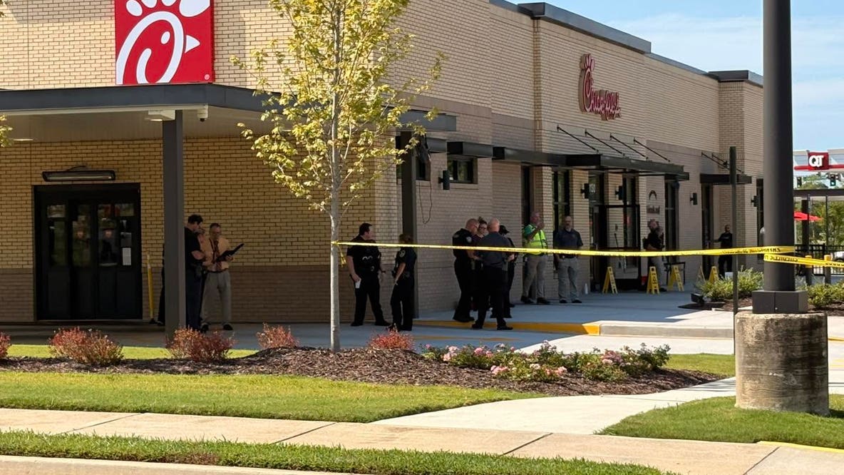 Acworth Chick-fil-A stabbing: Daughter allegedly stabbed mother 10 times