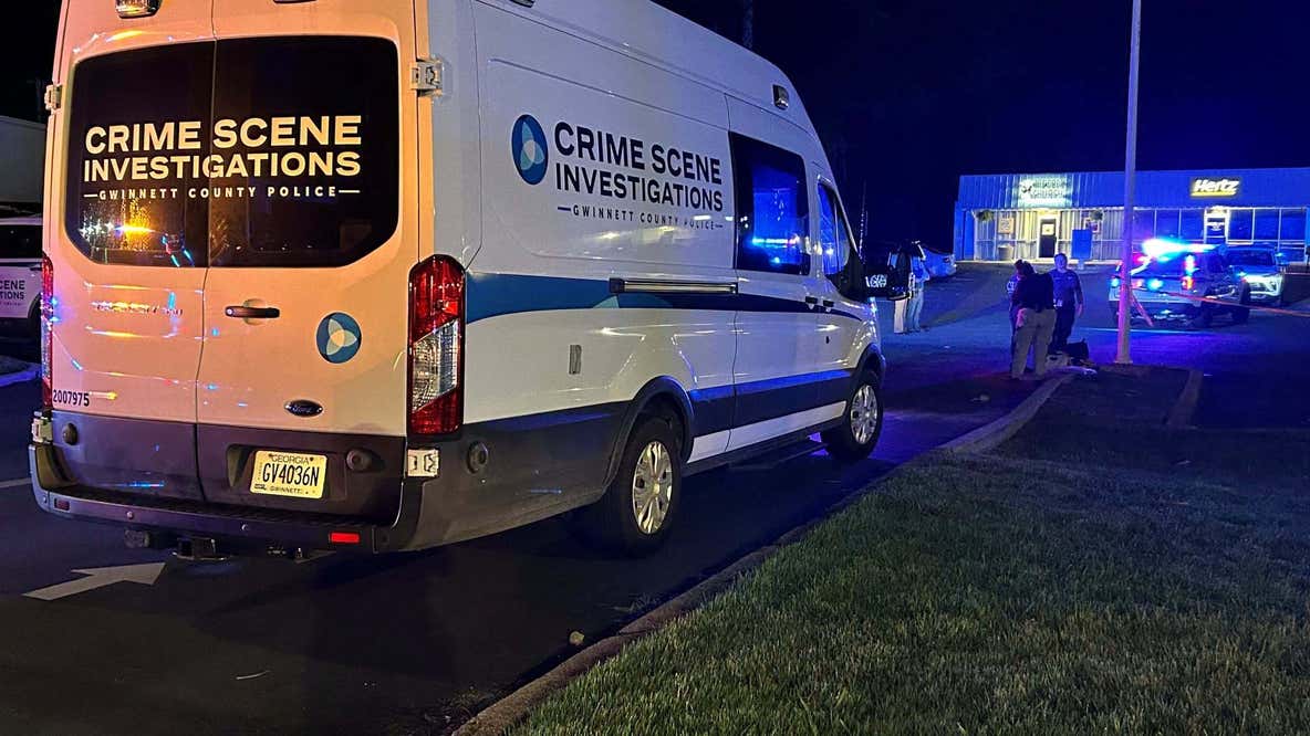 1 found dead in Gwinnett parking lot after officers hear gunshots