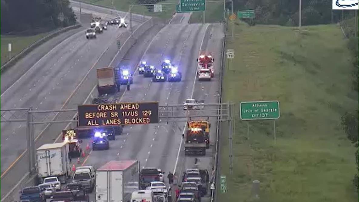 1 dead, 1 critically injured in 5-vehicle I-85 Jackson County crash