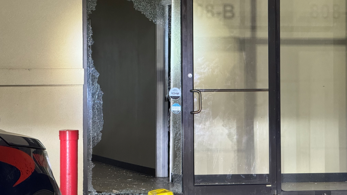 Gas station burglarized overnight in southeast Atlanta