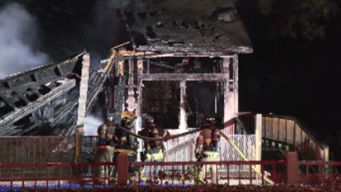 Fire destroys building at DeKalb County apartment complex