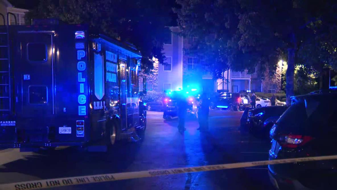 SWAT responds to barricaded man at DeKalb County apartments