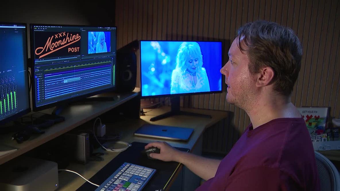 Film editor remembers Dolly Parton's energy on 2022 Christmas movie set