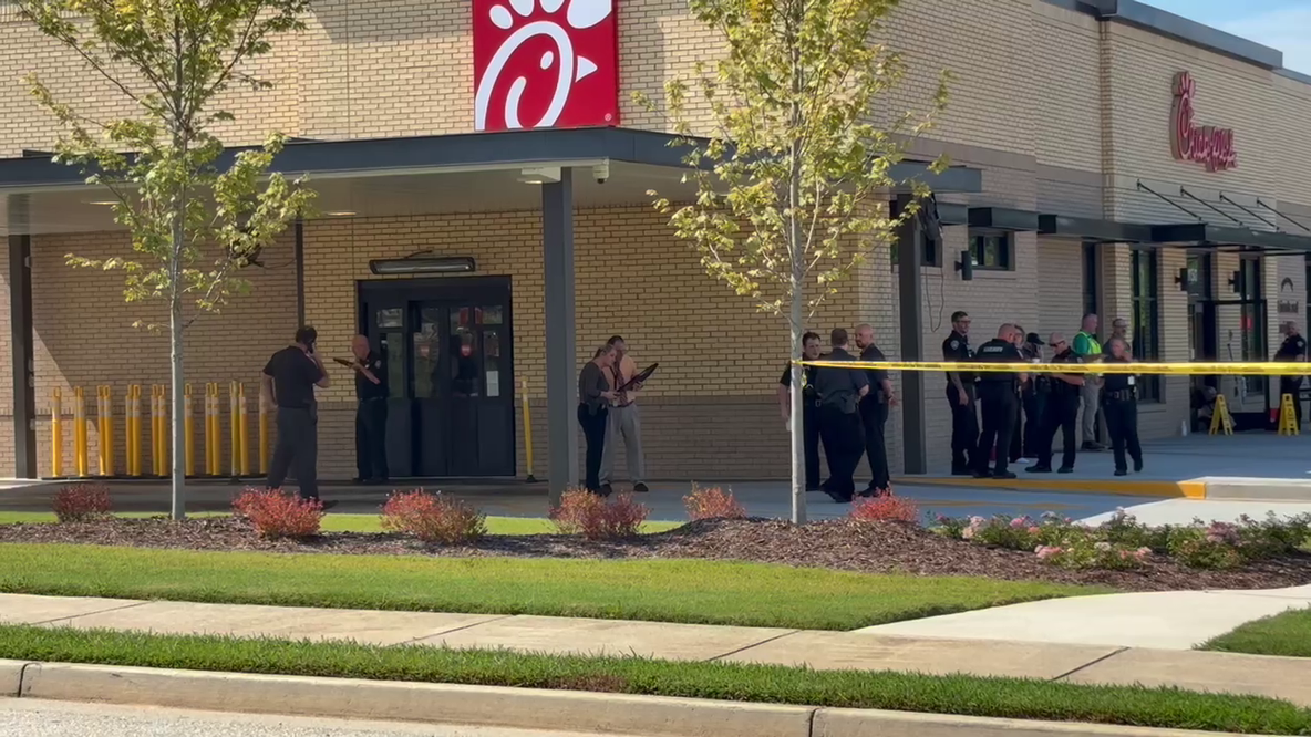 Mother hospitalized after parking lot stabbing at Acworth Chick-Fil-A
