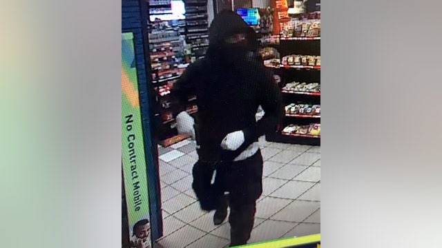 Masked gunman targets Acworth gas station early Monday morning