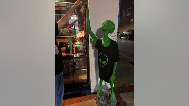 Close encounter averted: Alien sculpture returned after phone home