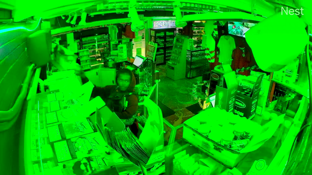 Alleged burglar caught on camera at Midtown vape shop