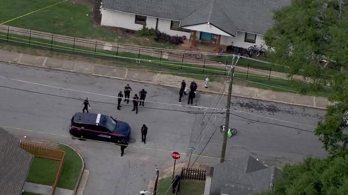 2 shot near apartment complex in Oakland City neighborhood, police say