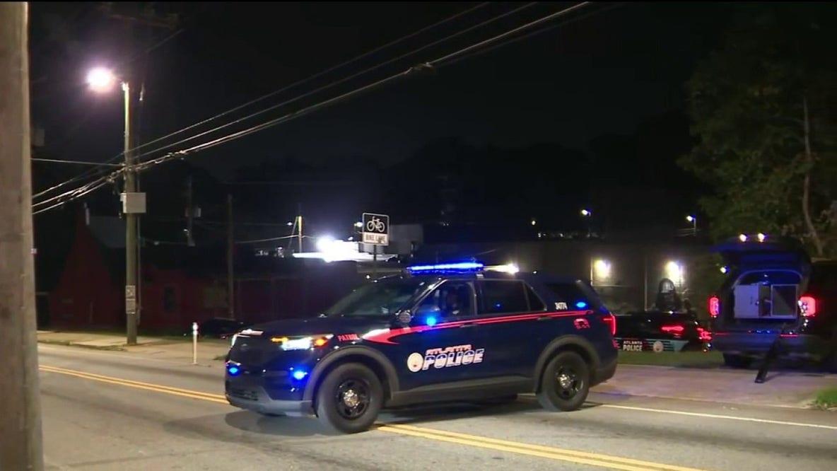 Search for gunman underway near Hartford Ave., Sylvan Road in SW Atlanta
