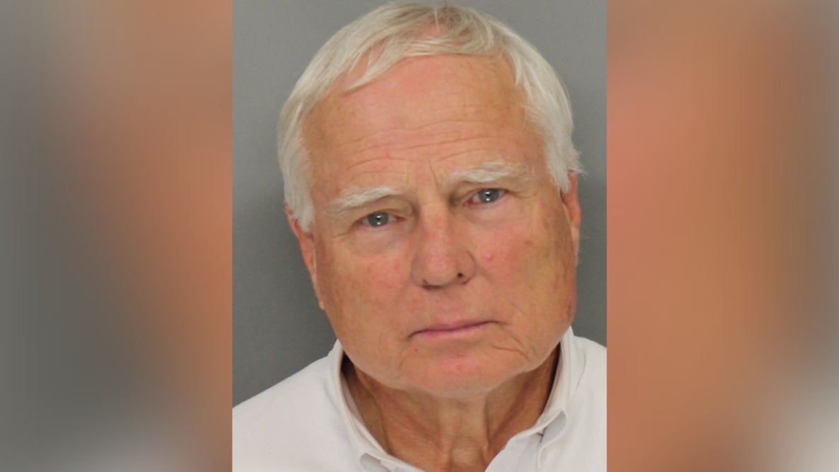 Cobb County attorney accused of soliciting sexual acts from client