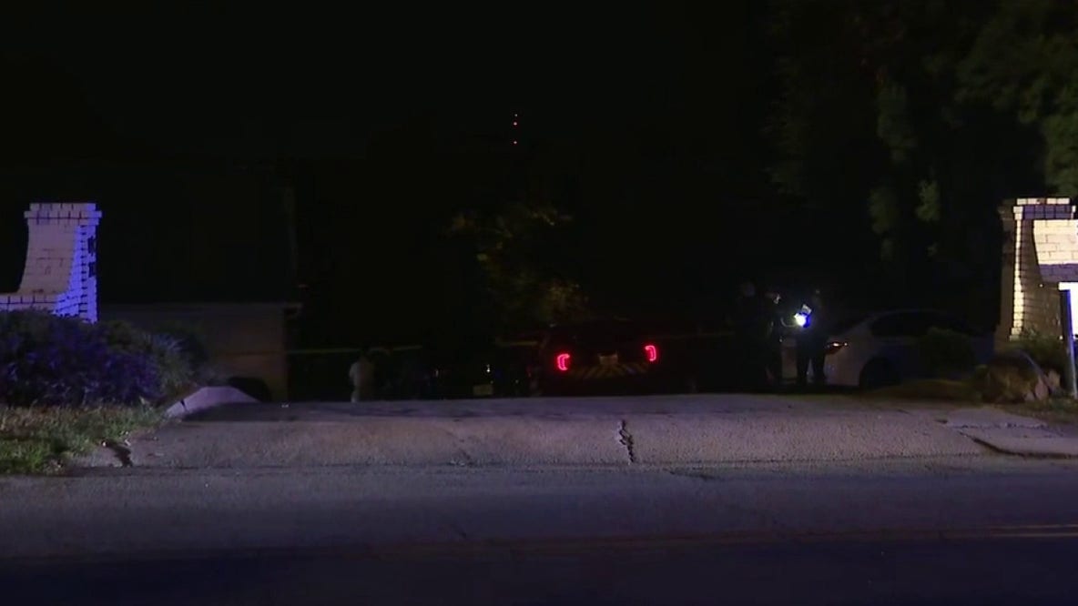Woman shot at Defoors Ferry Road NW apartment complex