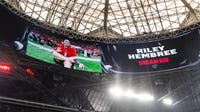 Atlanta Falcons honor 17-year-old cancer patient during game