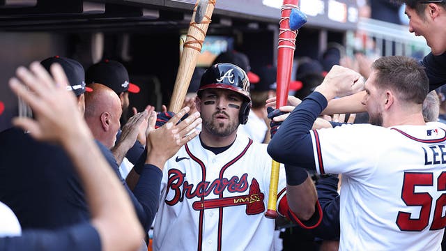 Riley’s 3-run homer lifts Braves past Phillies in wild-card opener