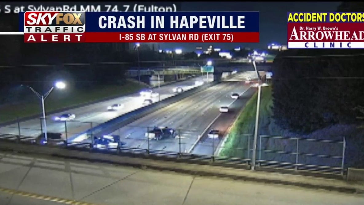 Crash involving officer blocks I-85 southbound lanes near Atlanta airport