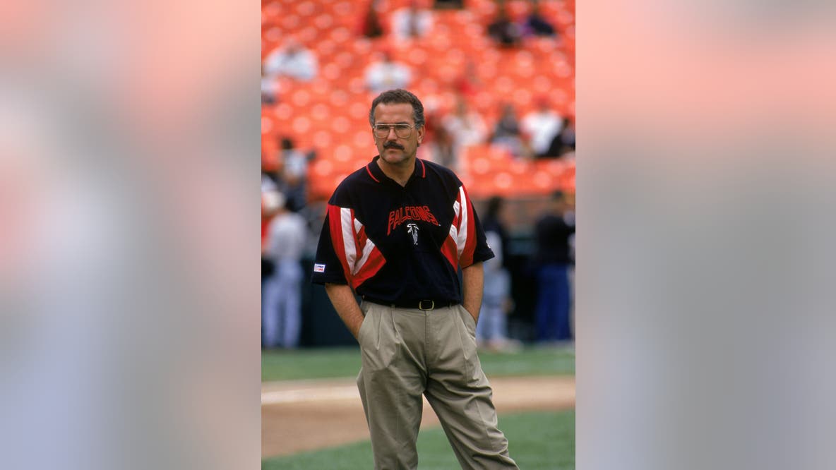 Former Atlanta Falcons head coach June Jones dies at 73