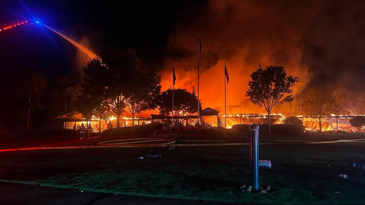 Massive fire breaks out at golf club near Lake Oconee, officials say