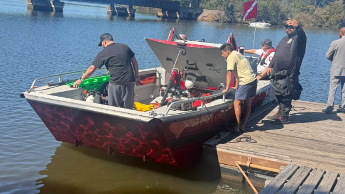 Crews search Lake Sinclair for man who may have fallen