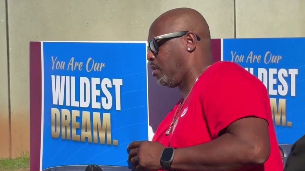 WNBA fans gather to send off Atlanta Dream to finals