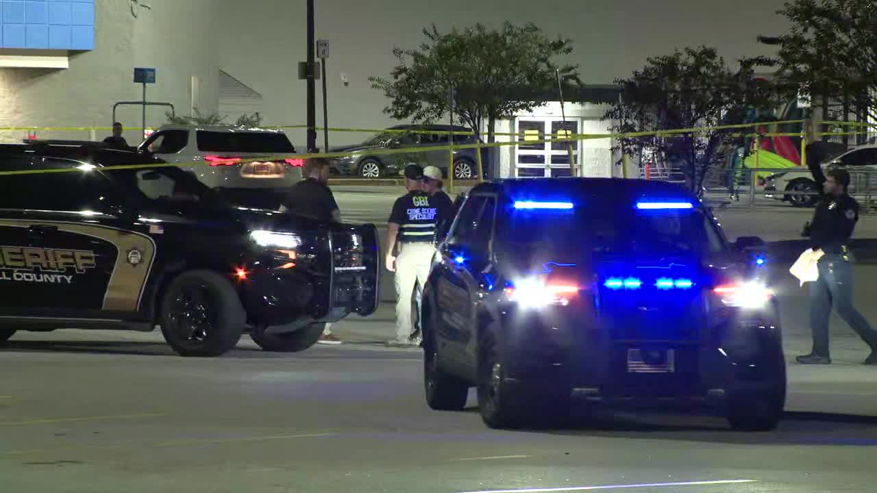 Man shot in Gainesville Walmart parking lot, police say