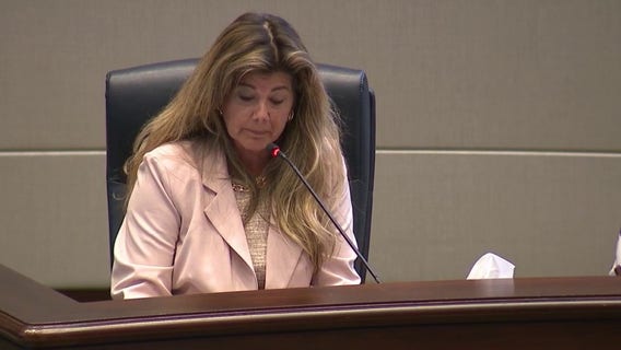 Fulton County Commission race: Outgoing chairman backs Republican incumbent
