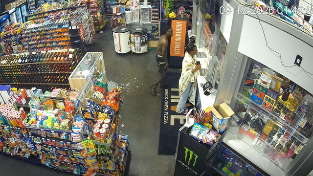 Police search for suspects in southwest Atlanta robbery