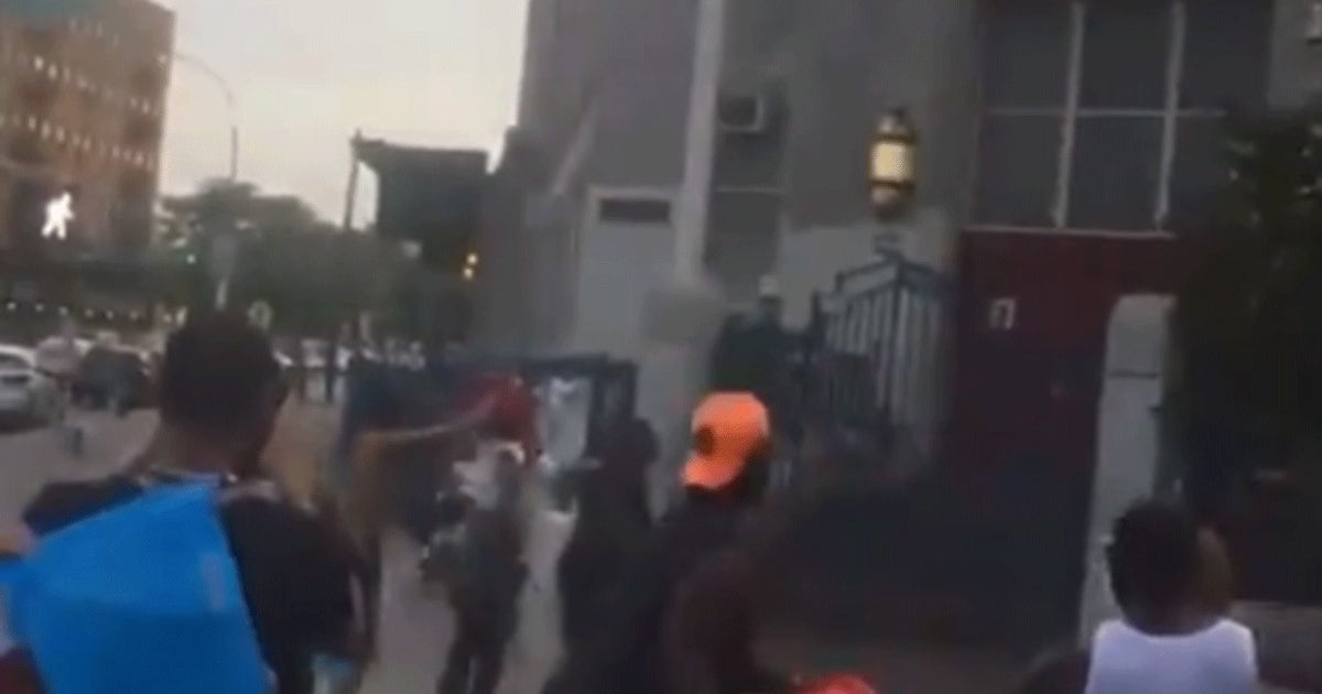 Video shows 2 female NYPD officers doused with water | FOX 5 DC