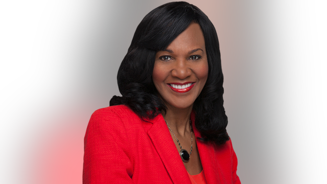 FOX 5's Gwen Tolbart inducted into NABJ Hall of Fame