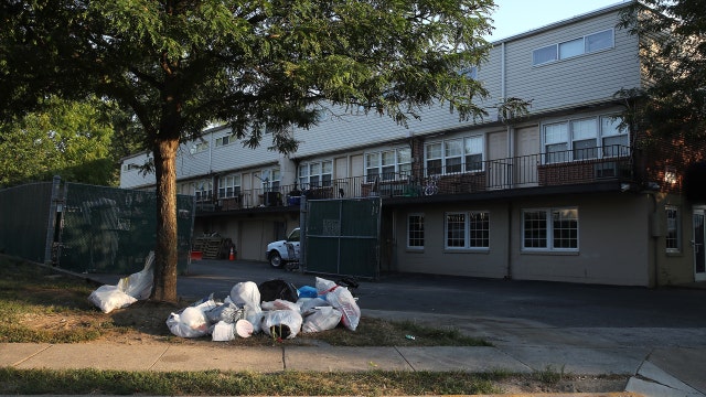 Trump 'rodent' tweets ring true at Kushner-owned apartments