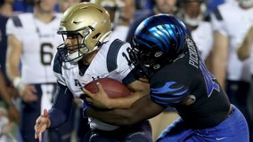 Memphis remains undefeated with a 35-23 win over Navy
